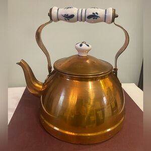 Vintage Cottagecore Polished Copper Tea Kettle With Ceramic Deflt Design Handle